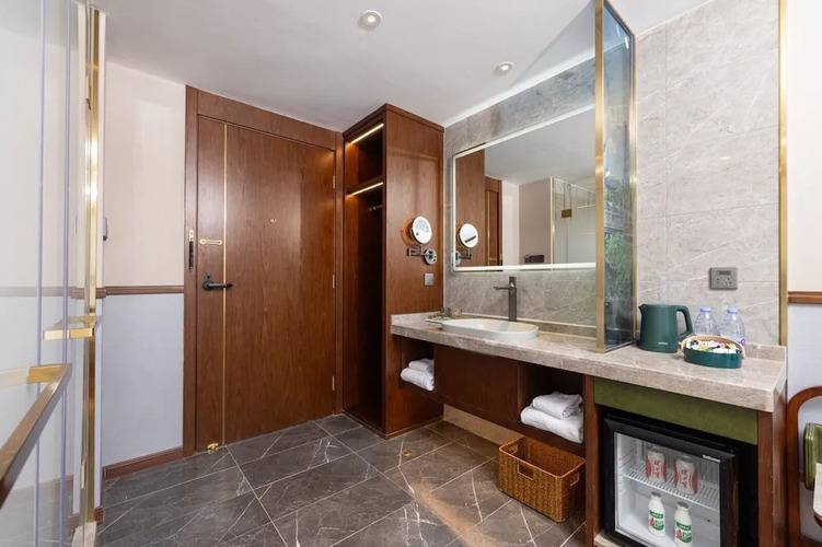 Nostalgia S Hotel(Shanghai Railway Station & Suzhou Creek)