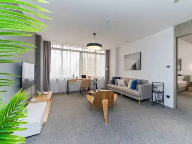 Lingju Chuangxiang Apartment