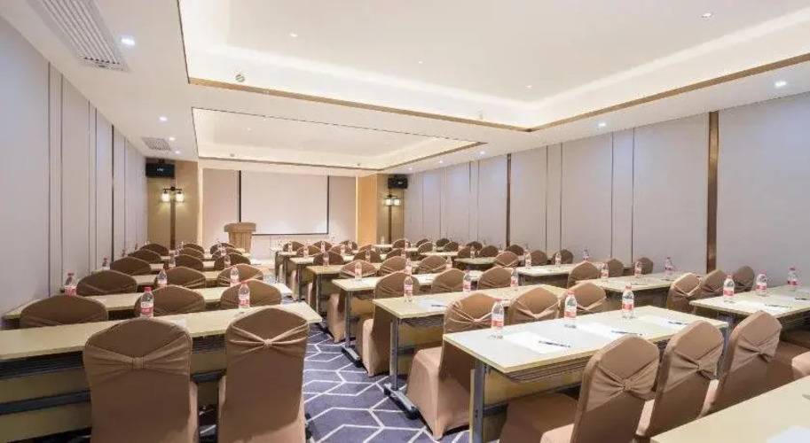 Echeng Hotel - Tongji Holiday Hotel Guangzhou Zhujiang New Town