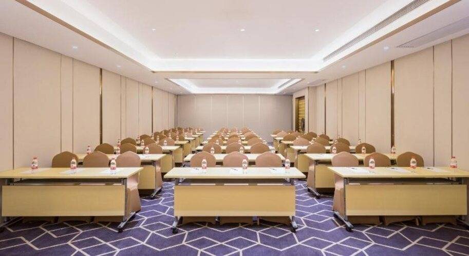 Echeng Hotel - Tongji Holiday Hotel Guangzhou Zhujiang New Town