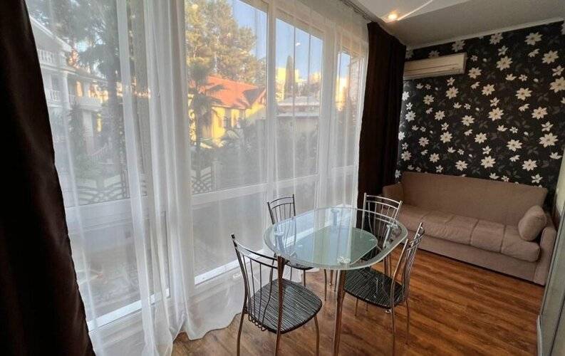 На Дмитриевой