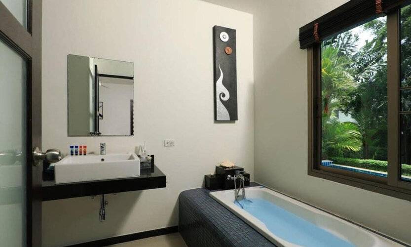 Villa Heni | Private Pool 3br Villa | Naiharn Beach