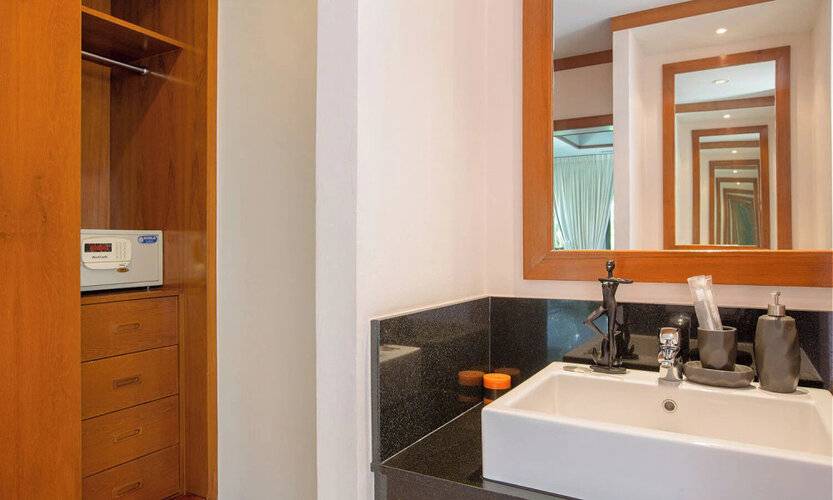 Baan Bua Estate By Tropiclook