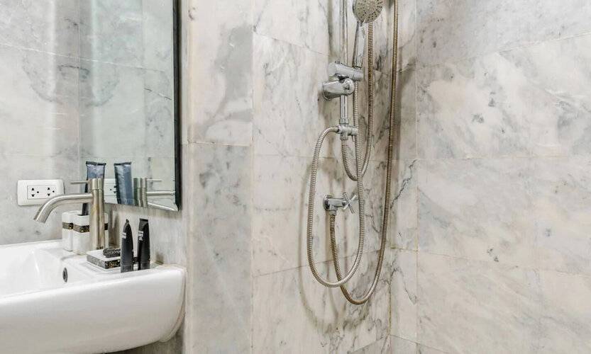 Naiharn Pearl Condo Hotel By Villacarte