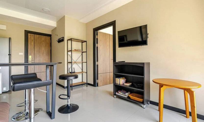 Naiharn Pearl Condo Hotel By Villacarte