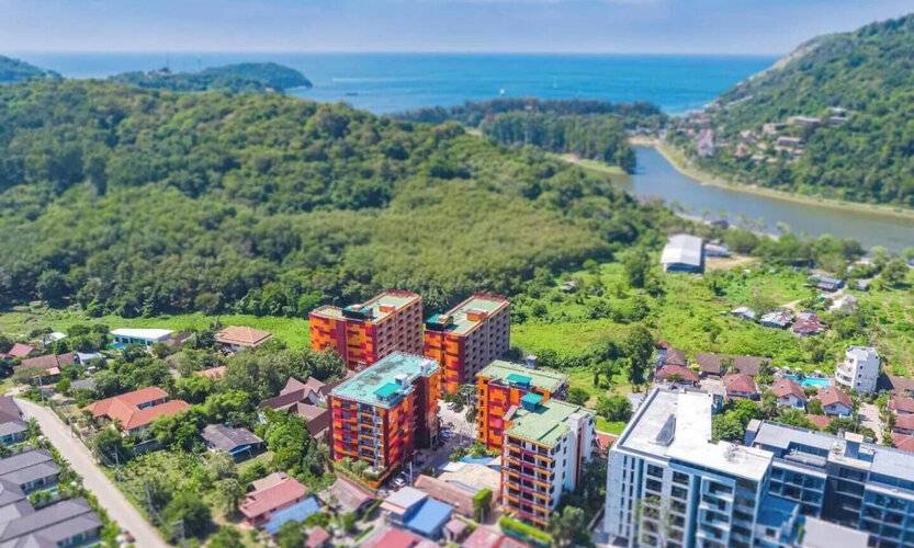 Naiharn Pearl Condo Hotel By Villacarte