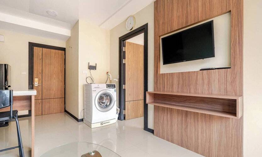 Naiharn Pearl Condo Hotel By Villacarte