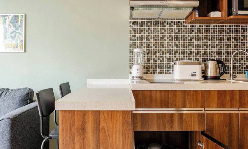 Naiharn Pearl Condo Hotel By Villacarte