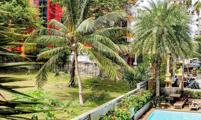 Naiharn Pearl Condo Hotel By Villacarte