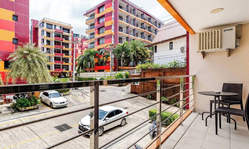 Naiharn Pearl Condo Hotel By Villacarte