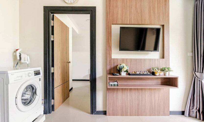 Naiharn Pearl Condo Hotel By Villacarte