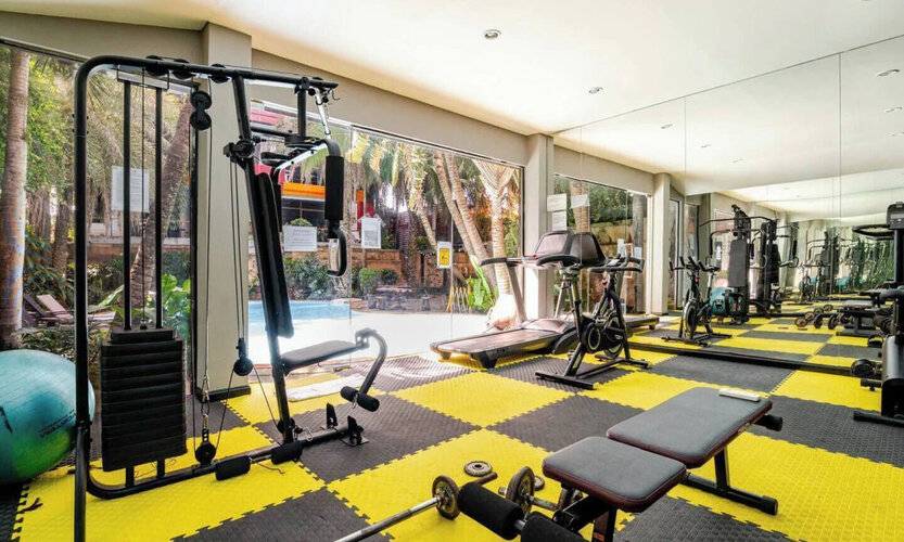 Naiharn Pearl Condo Hotel By Villacarte