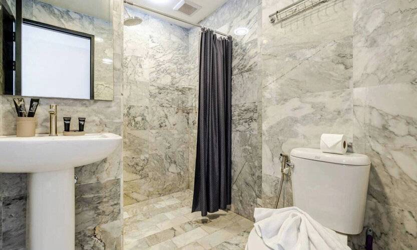 Naiharn Pearl Condo Hotel By Villacarte