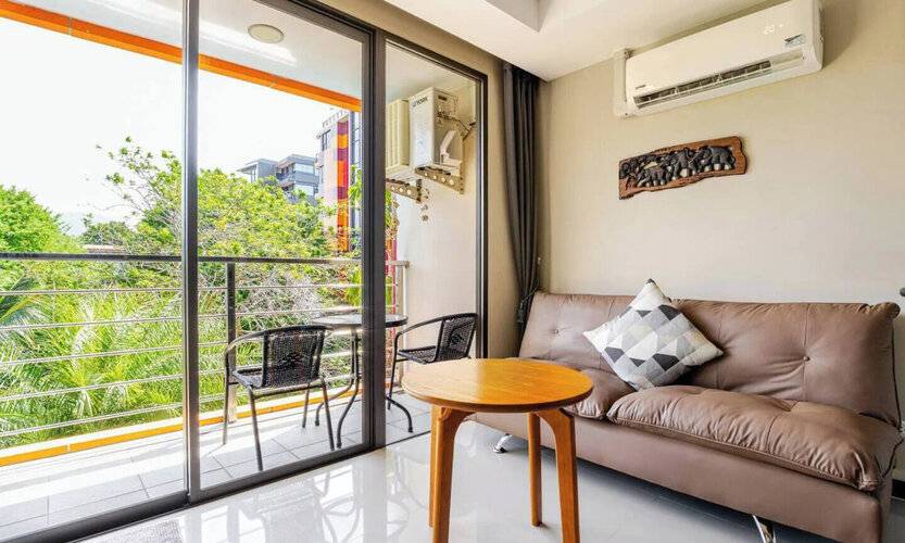 Naiharn Pearl Condo Hotel By Villacarte