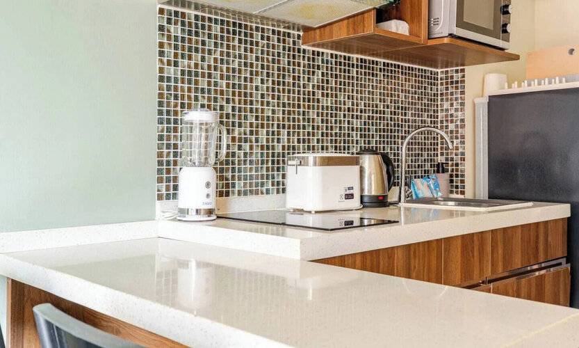 Naiharn Pearl Condo Hotel By Villacarte