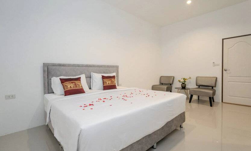 Golden Manora Hotel Bangtao Beach