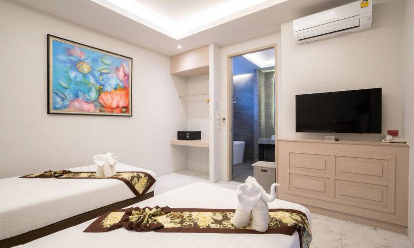 Gold Chariot Pool Villa