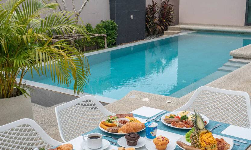 Gold Chariot Pool Villa