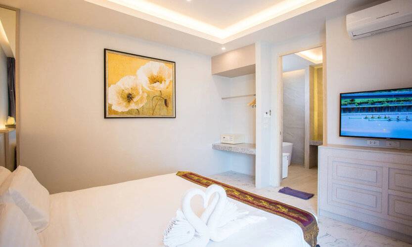 Gold Chariot Pool Villa