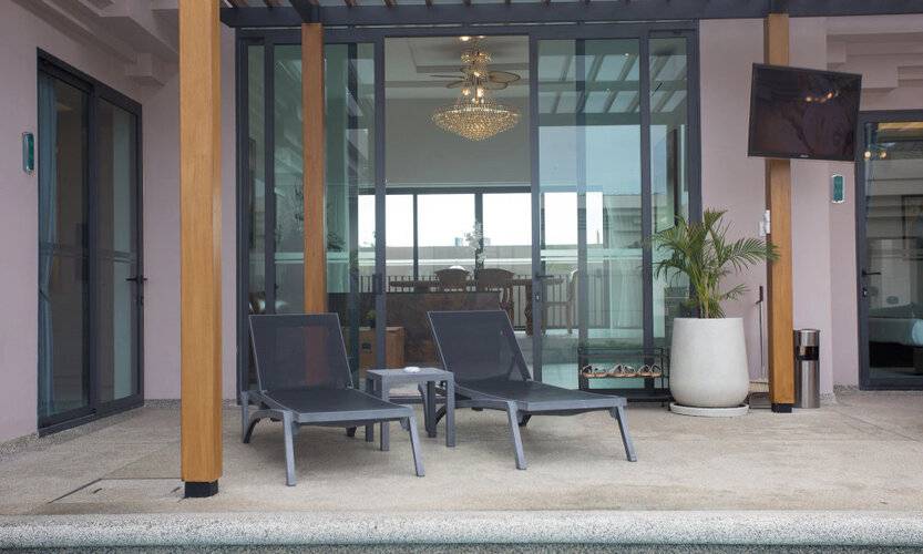 Gold Chariot Pool Villa