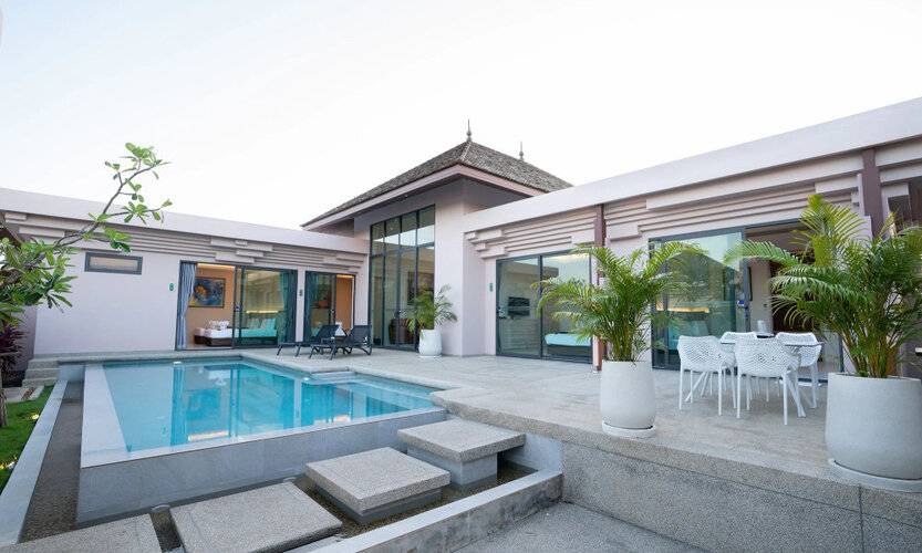 Gold Chariot Pool Villa