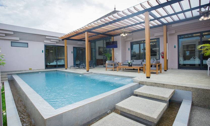 Gold Chariot Pool Villa