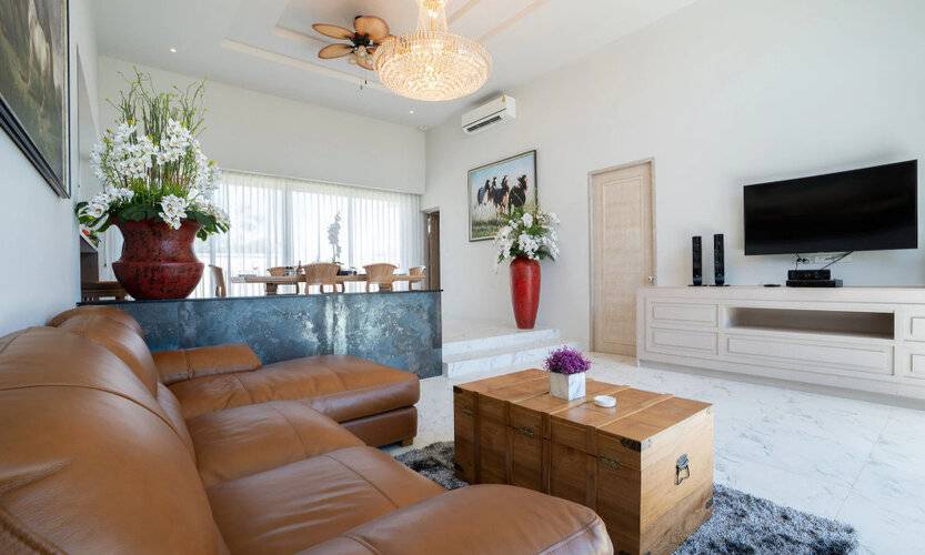 Gold Chariot Pool Villa