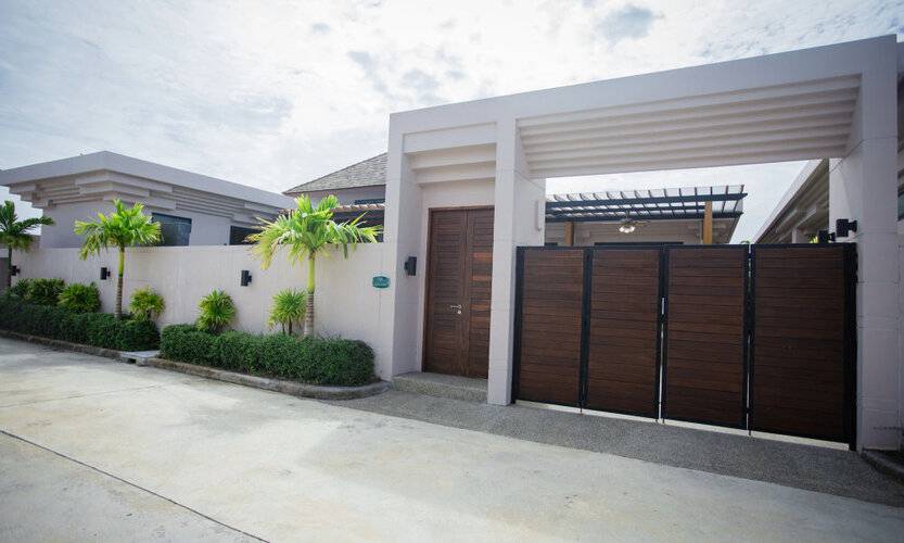 Gold Chariot Pool Villa