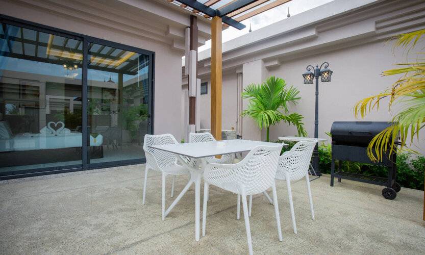 Gold Chariot Pool Villa