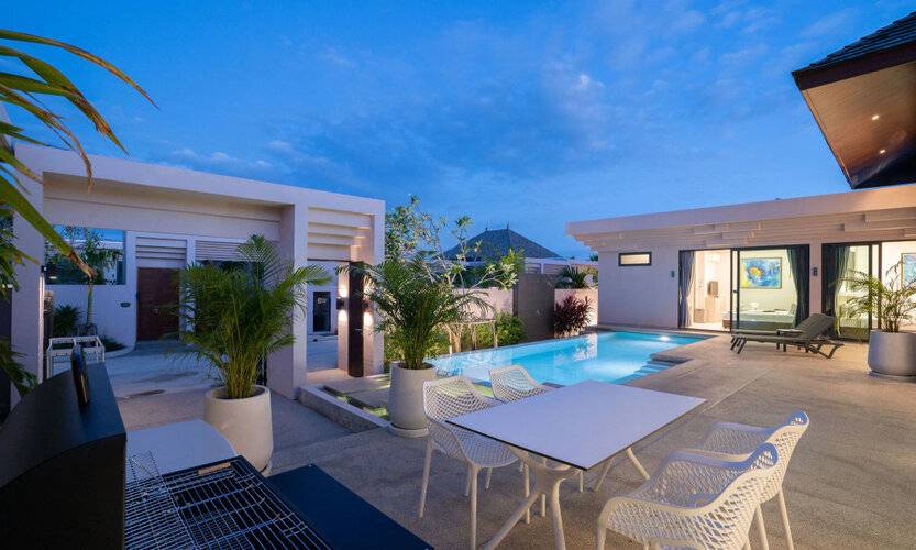 Gold Chariot Pool Villa