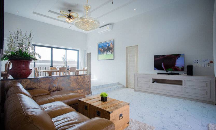 Gold Chariot Pool Villa