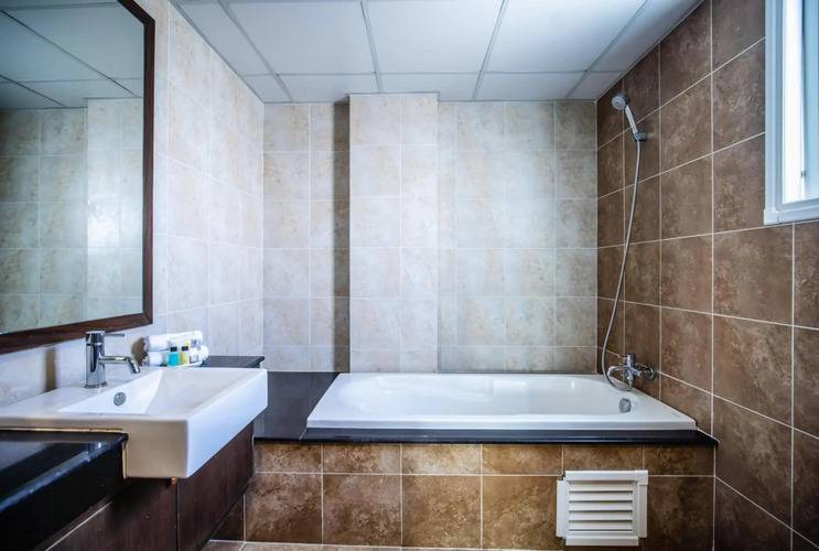 Ratana Hotel Chalong