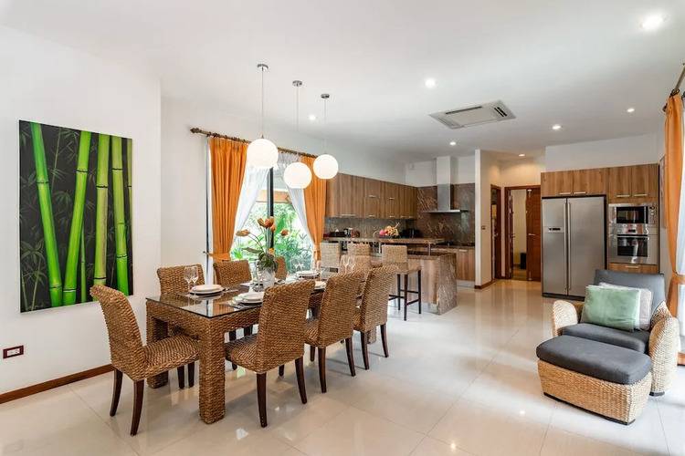 Champagne Pool Villa