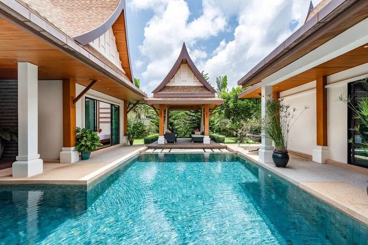 Champagne Pool Villa