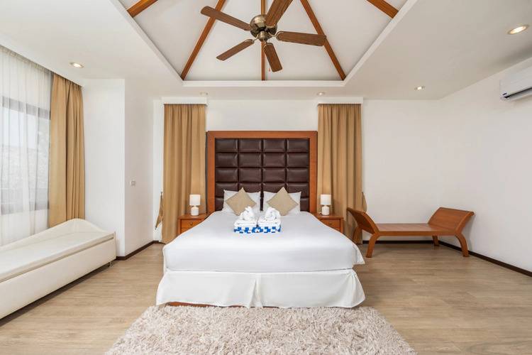 Вилла Nai Harn Pool Villa Bond