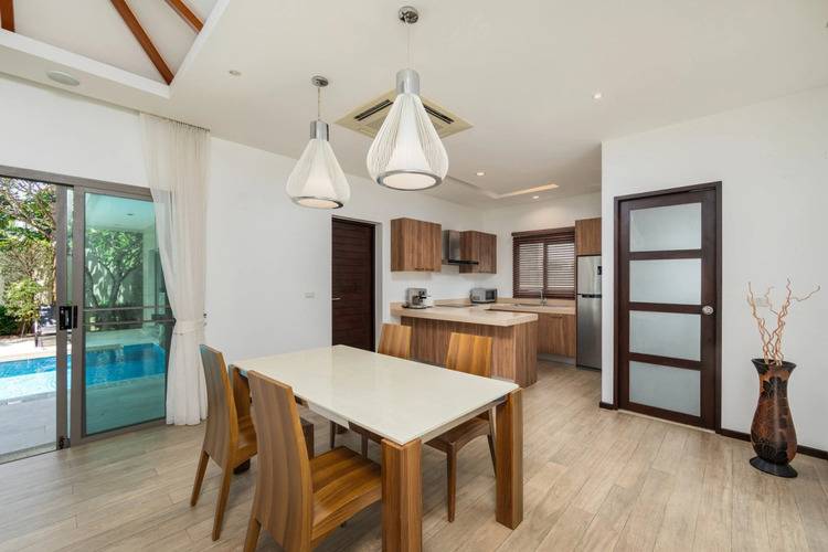 Вилла Nai Harn Pool Villa Bond