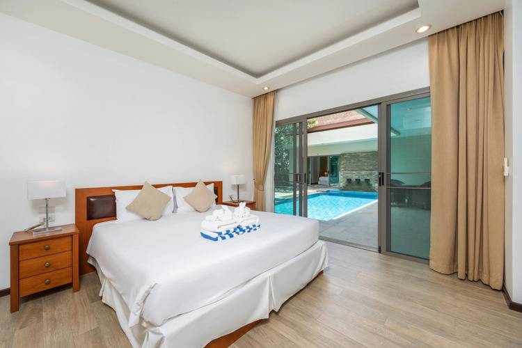 Вилла Nai Harn Pool Villa Bond