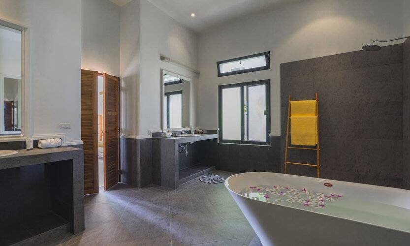 Beach Front Luxury Villa Hai Leng