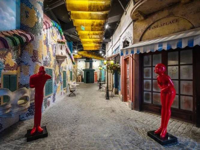 Горящий тур в Китай — отель Mangrove Tree Resort World Sanya Bay - King And Queen Palm Towers (Санья)