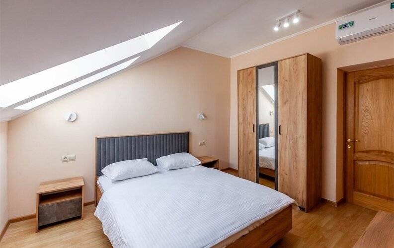 Old Park (Олд Парк)