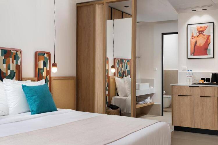 Paralos Rodos Lifestyle