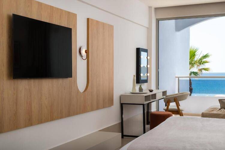 Paralos Rodos Lifestyle