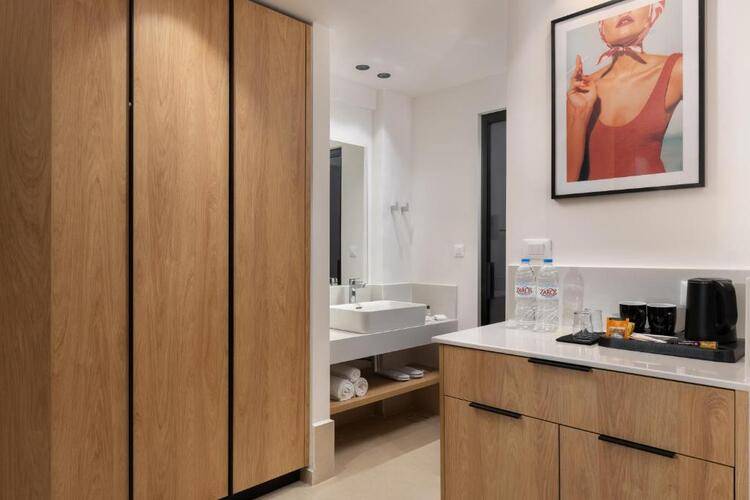 Paralos Rodos Lifestyle