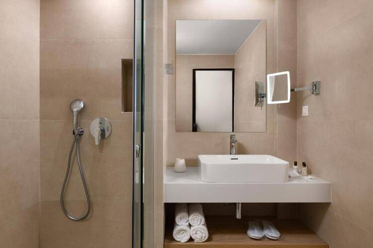 Paralos Rodos Lifestyle