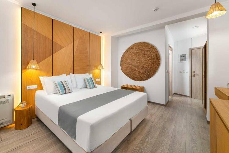 Paralos Rodos Lifestyle