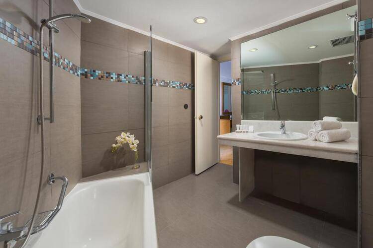 Paralos Rodos Lifestyle