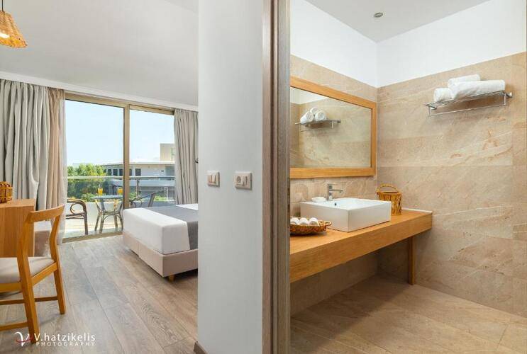 Paralos Rodos Lifestyle