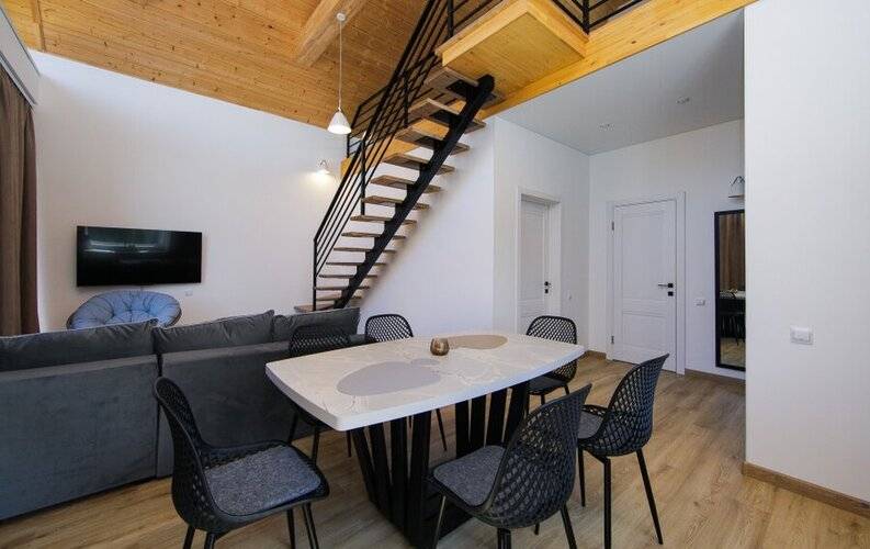 Поделам Barnhouse Holiday