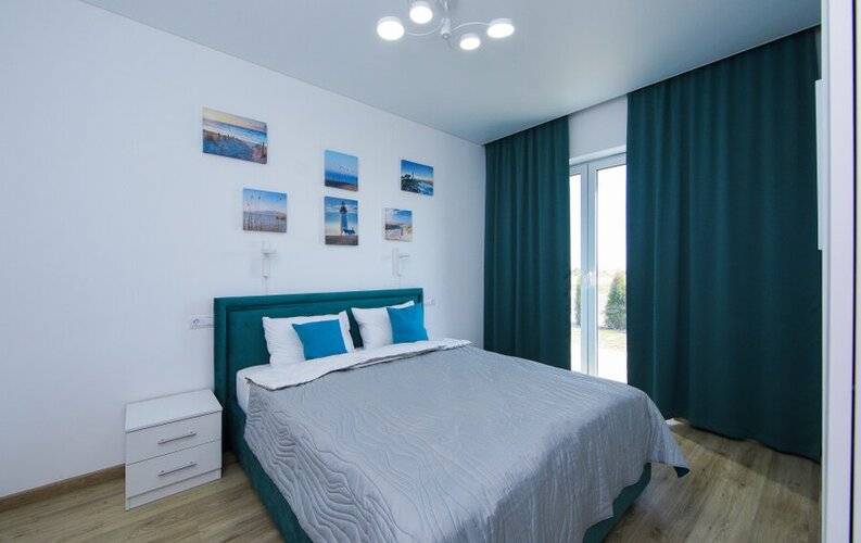 Поделам Barnhouse Holiday