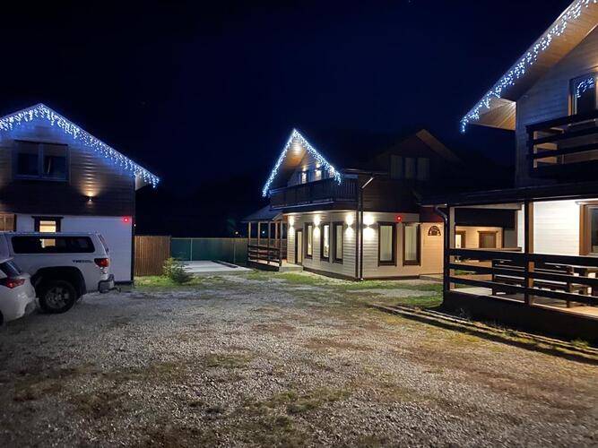 Family Chalets De Luxe (Фэмили Шале Де Люкс)